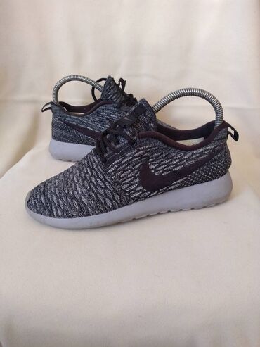 Patike: NIKE original zenske patike br 38, koriscene kratko. Duzina — 9