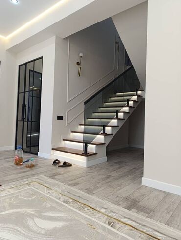 Деревянные лестницы: Деревянная лестница Для дома, Бесплатная консультация, Вид дерева: Грецский орех, Стиль: Хайтек — 4