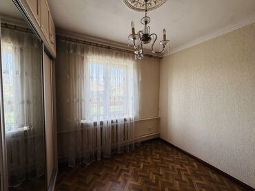 Продажа домов: Дом, 150 м², 11 комнат, Собственник, Старый ремонт at lalafo.kg — 30 Продажа домов: Дом, 150 м², 11 комнат, Собственник, Старый ремонт — 30