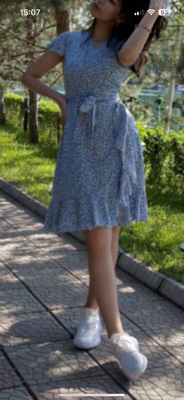 голубое платья: Повседневное платье, Лето, Короткая модель, На запах, XS (EU 34), S (EU 36)