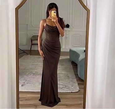 dva srca slike: Elegantna duga haljina sa korset gornjim delom
3200 din
s m l — 3