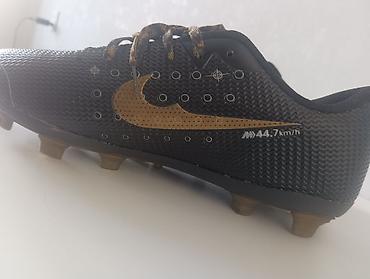 Butslar: Futbol butsaları – qazon (FG) üçün (41 razmer) - Model: Mercurial — 2