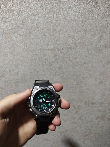 часы roamer швейцарский: Продаю спортивные часы(новый), водонепроницаемые, есть подсветка