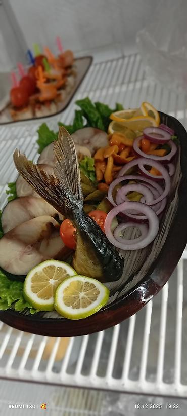 Готовые блюда, кулинария: Салаты и холодные закуски - Цезарь с креветками: хрустящие листья — 7