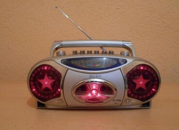 Pojačala i prijemnici: 3BAND STEREO RADIO DOUBLE CASSETTE RECORDER. *Može da radi i na