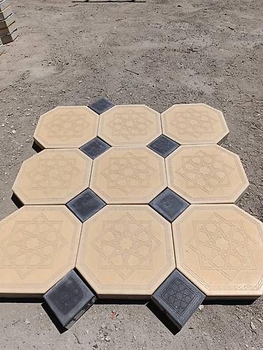 Тротуарная плитка: Комплект тротуарной плитки, состоящий из элементов двух разных форм и — 6