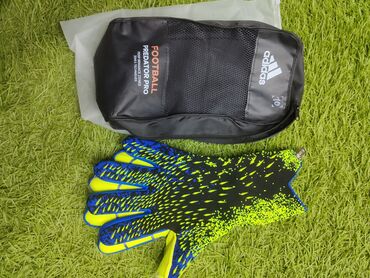 спорт перчатки: Перчатки для вратаря adidas predator. Все размеры и расцветки в