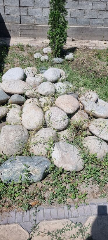 камень сланец: Продаю камни. 
Самовывоз
район Кызыл Аскера