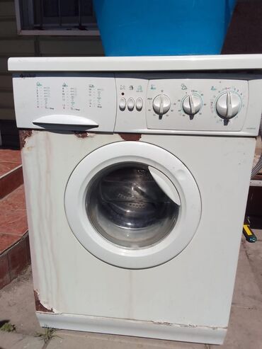 konka стиральная машина: Продаю на запчасти итальянский индезит мотор работает недорого