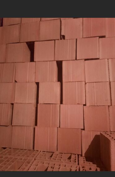 Kərpiclər: Salam kerpic qriğì satılır kamazla catdirilir catdirilma pulsuz — 4