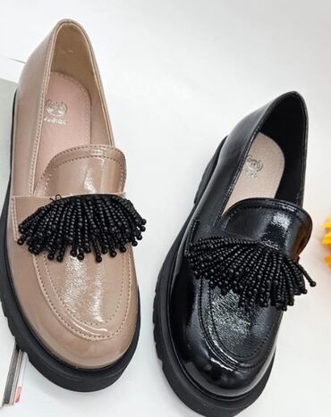 Shoes: Loafers, 41