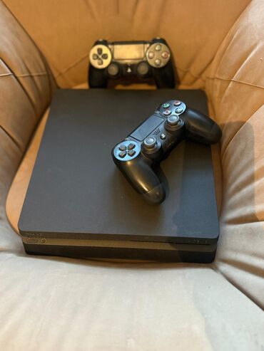прошитая ps4: Продается ps4 слим непрошитая память 1000гб. при осмотре сами