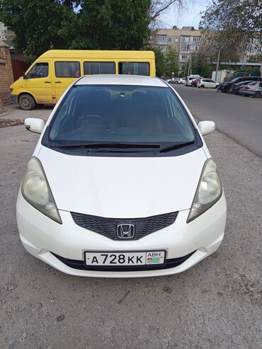 Honda: Honda Fit: 2009 г., 1.3 л, Вариатор, Бензин