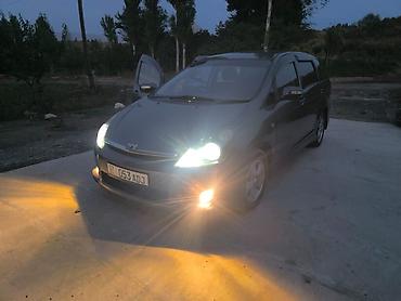 Toyota WISH: 2004 г., 1.8 л, Автомат, Бензин, Минивэн