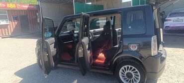 гов 2: Toyota bB: 2000 г., 1.5 л, Автомат, Бензин, Внедорожник