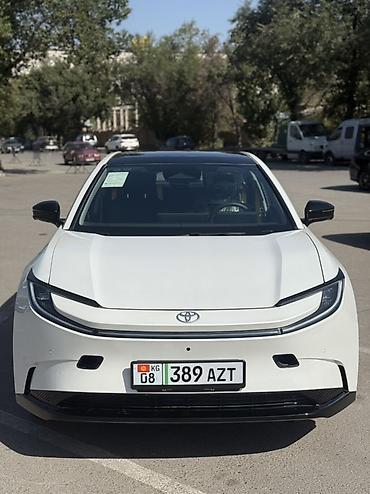 Продажа авто: Toyota bZ5: 2026 г., Автомат, Электромобиль, Лифтбек — 2