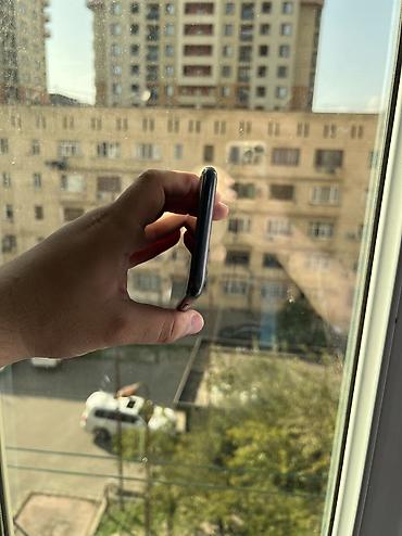 iphone 24: IPhone 11, 64 GB, Qara — 10
