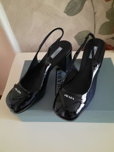 шикарные женские туфли: Туфли 39, цвет - Черный
