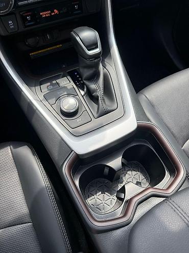 Toyota: Toyota RAV4: 2019 г., Гибрид, Кроссовер — 11
