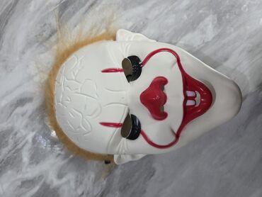 Карнавальные костюмы: Карнавальная маска в серебристом цвете с синими акцентами. Дизайн — 9