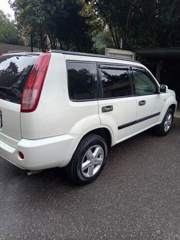 çeşqa maşını: Nissan X-Trail: 2.5 l | 2011 il Ofrouder/SUV