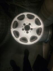 бу покрышка: Размер 15 диски ромашка 
мерседес на 3.2 обёма