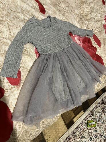 платья мама дочка: Детское платье, цвет - Серый, Б/у
