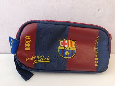 Xodunoklar: FC Barcelona temalı qələm qabı/kiçik çanta - Rənglər: Bordo–mavi