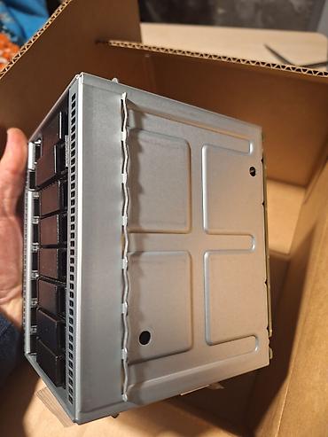noutbuklar yeni: Server Disk Cage / Drive Bay Kit HPE ML350 Gen10 8 SFF HDD Cage Kit — 5