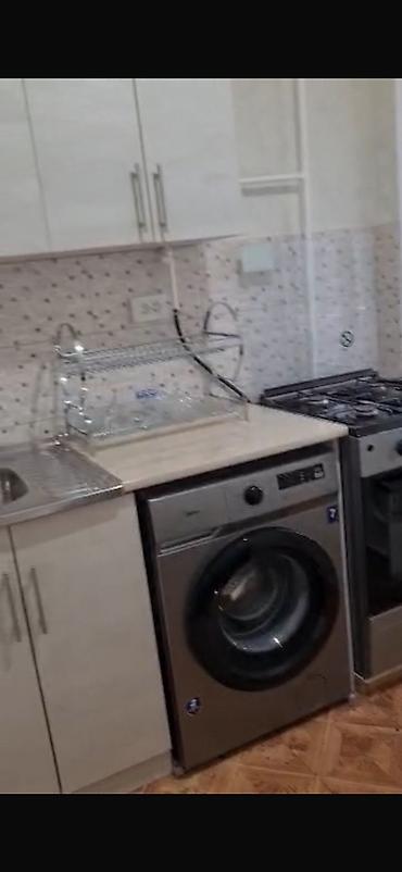посуточные квартиры рядом: 1 комната, 8 мкр Собственник, Семейным, от 6 месяцев, С мебелью полностью — 4