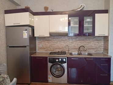 Mətbəx mebeli: *ZB* *MƏTBƏX MEBELİ* Qiynet *450 AZN* ölçü *3 metr* üzerinde *qaz