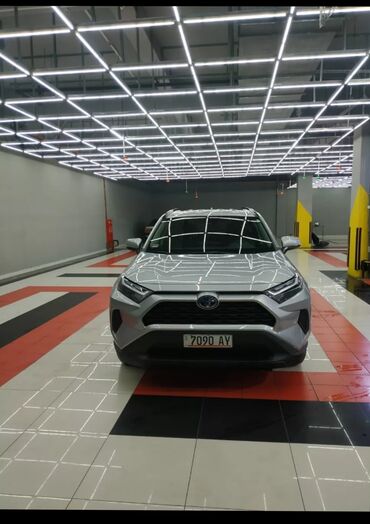 аато в рассрочку: Toyota RAV4: 2023 г., 2.5 л, Автомат, Гибрид, Внедорожник