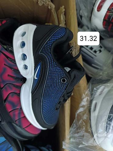 Patike: Akcija
2850 din — 9