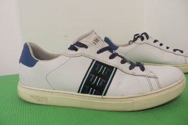 Sneakers & Athletic Shoes: Trusaardi Jeans, br 44 (28cm). Unutrasnje gaziste stopala, patike