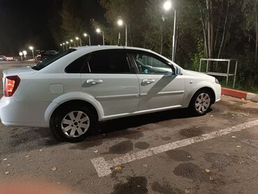 Daewoo: Daewoo Gentra: 2015 г., 1.5 л, Механика, Бензин