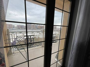 Mənzil kirayələyirəm: 3 otaqlı, 120 kv. m — 15