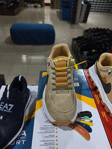 Ayaqqabılar: Məhsul: Kişi ayaqqabıları – klassik və gündəlik modellər - Rəng: qara — 9