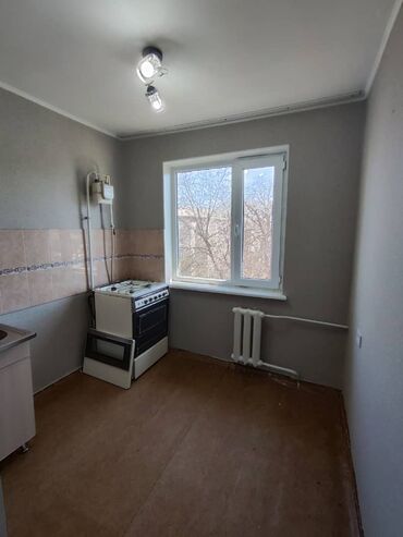 бишкек продажа квартир: 2 комнаты, 43 м², 104 серия, 4 этаж, Старый ремонт