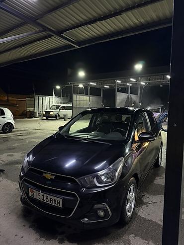 Продажа авто: Chevrolet Spark: 2017 г., 1 л, Автомат, Бензин, Хэтчбэк — 2