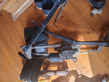 Digər avtomobil ehtiyat hissələri: Toyota Rav 4 ili 2000
Usden cixma orginaldir qiymeti munasib olacaq — 25