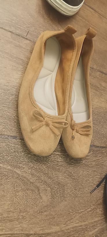 Кроссовки и спортивная обувь: Продаю замшевые сапоги женский размер;38 хз какой бренд 1500 сом — 9