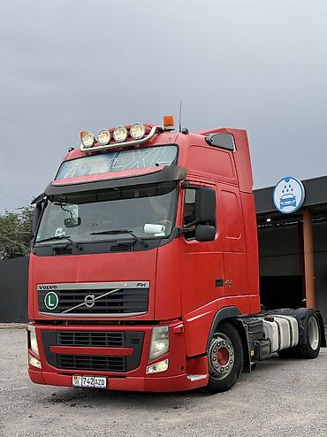 зил и прицеп: Тягач, Volvo, Шторный — 3