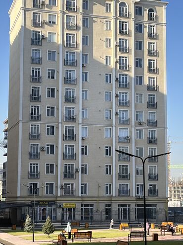 Продажа квартир: 4 комнаты, 120 м², Элитка, 4 этаж, ПСО (под самоотделку)