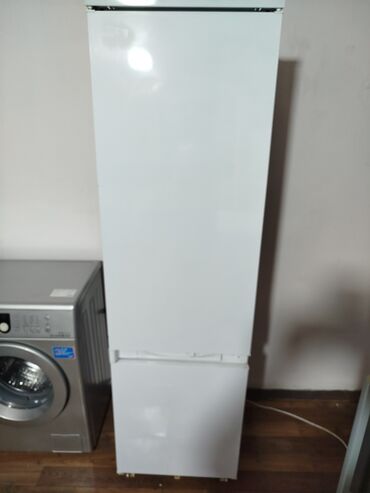 Ət çəkən maşınlar: Yeni 2 qapılı Hotpoint Ariston Soyuducu Satılır, rəng - Ağ, Təkərli