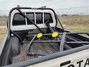 Toyota: Toyota Hilux pikap - Kuzov: ağ rəng, 4 qapı, iki kabin (Double Cab) — 12