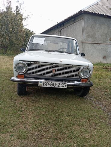 4 qapili niva satilir: VAZ (LADA) 2101: 0.2 l | 1971 il | 57695 km Sedan