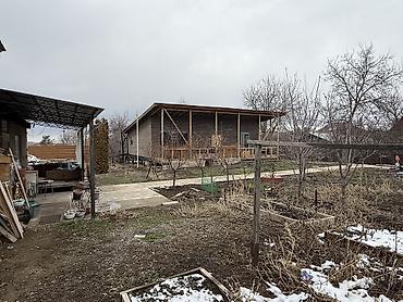 Продажа коттеджей и домов: Продается дом в Таш-Мойноке Большой участок с двумя строениями — — 4