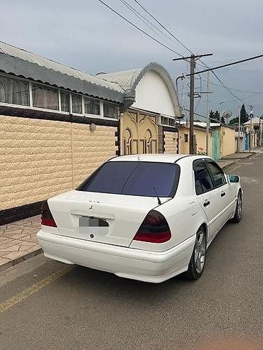 moto bot: Mercedes-Benz C-Class: 2.3 l | 1998 il Sedan — 2