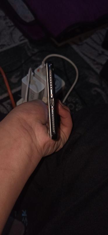 Apple iPhone: IPhone 7 Plus, Черный, Чехол — 5