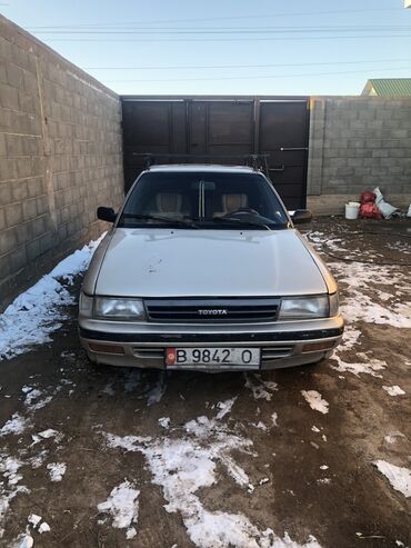 автомобили электро: Toyota Carina: 1988 г., 1.6 л, Механика, Бензин, Седан